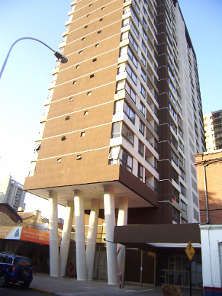 Edificio de departamento amoblado